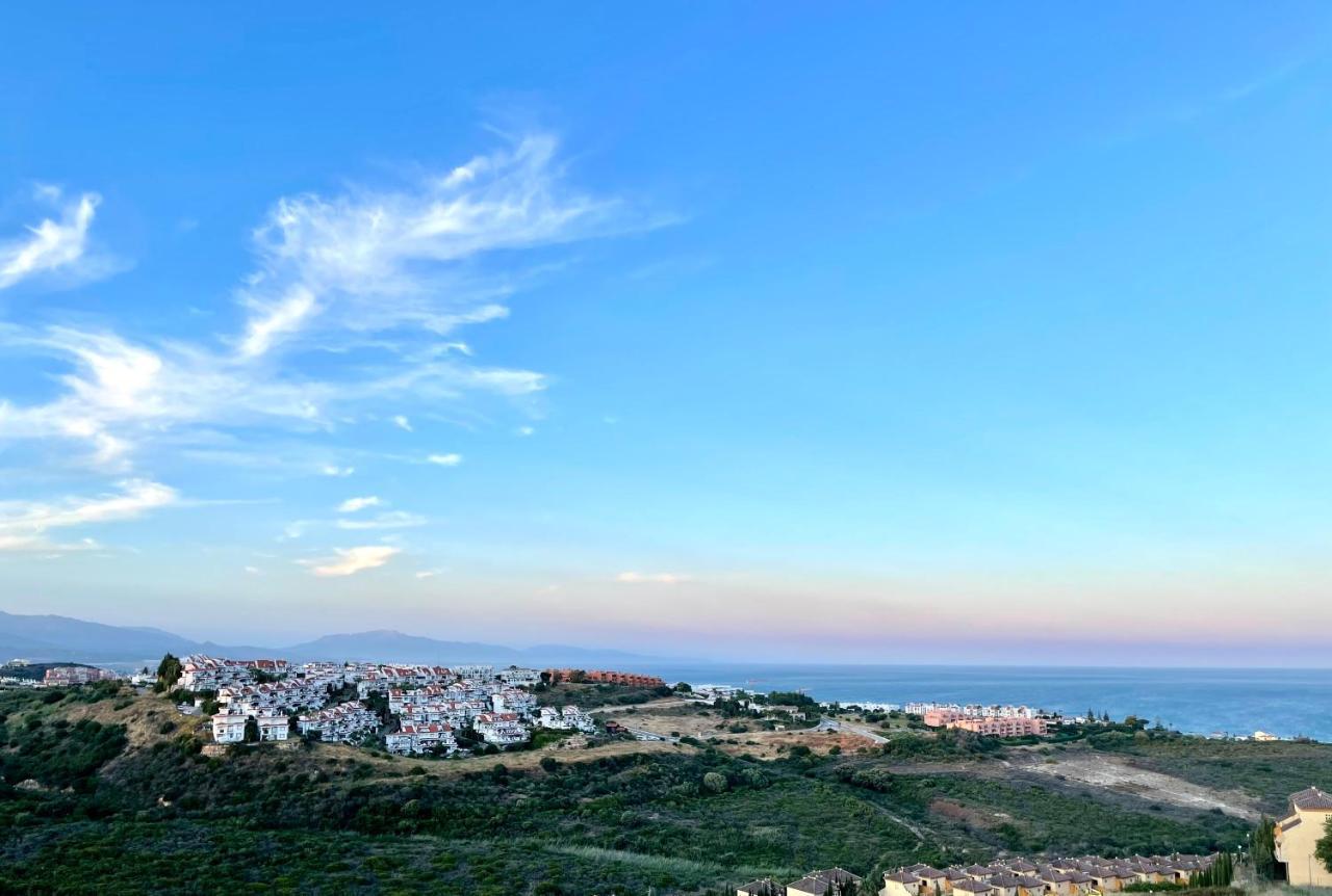 Top Sea View Apartment - 7 Minutes To Sotogrande Castillo de Sabinillas Εξωτερικό φωτογραφία